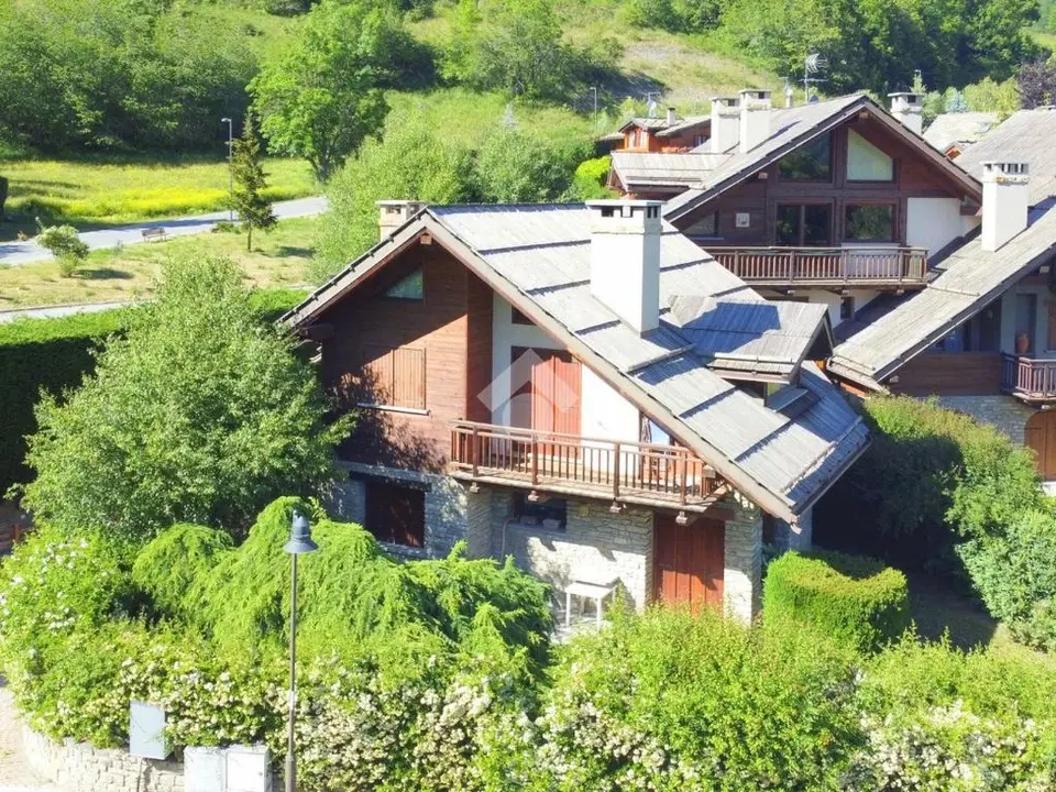 Porzione di bifamiliare in vendita a Bardonecchia