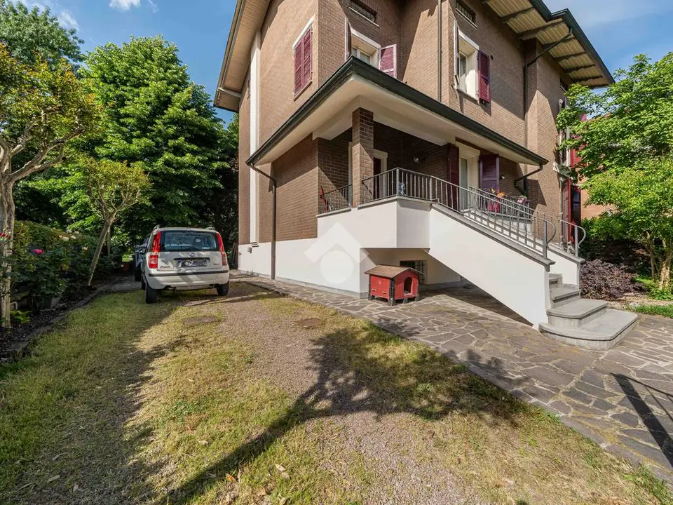 Trifamiliare in vendita a Castelnuovo Rangone