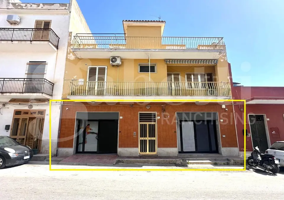 Negozio in via falbo  39- 43, Avola (SR)
