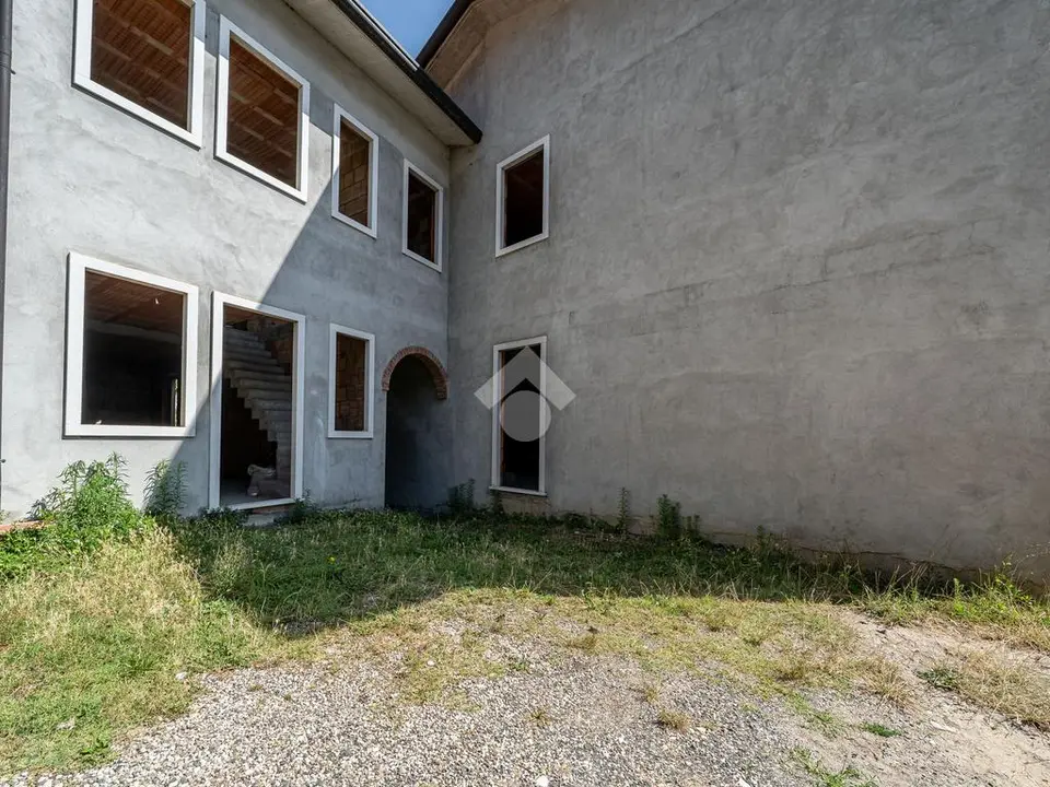 Casa di corte in vendita a San Giovanni Ilarione