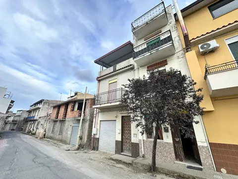 Casa Indipendente in VIA MALASPINA 43, Barcellona Pozzo di Gotto (ME)