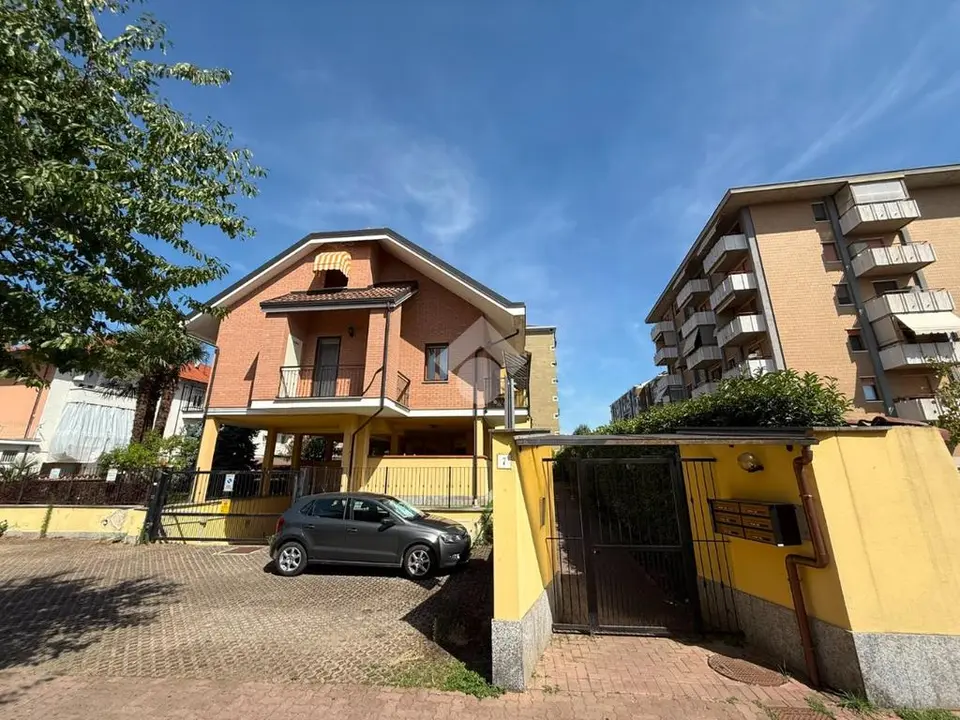 Multilocale in vendita a Borgaro Torinese