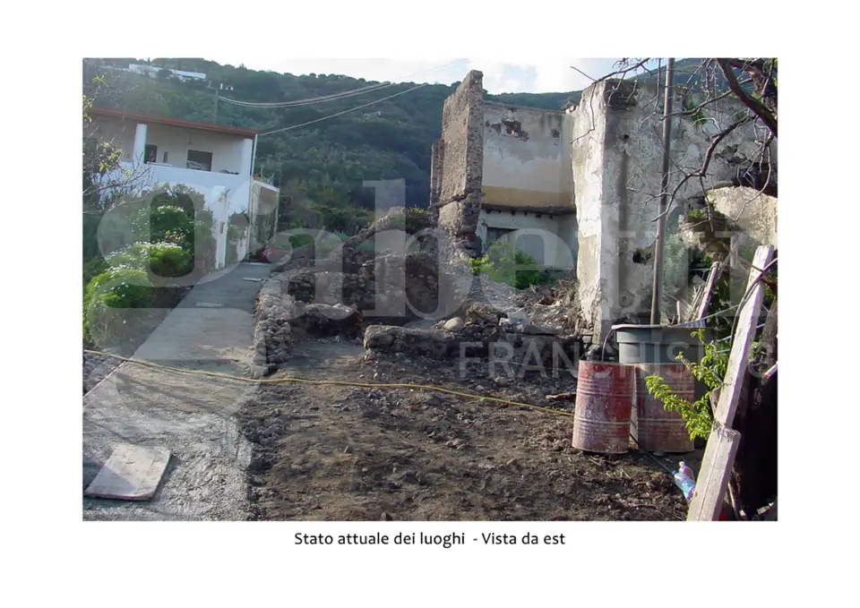 Casa Indipendente in Via Candida SNC, Santa Marina Salina (ME)