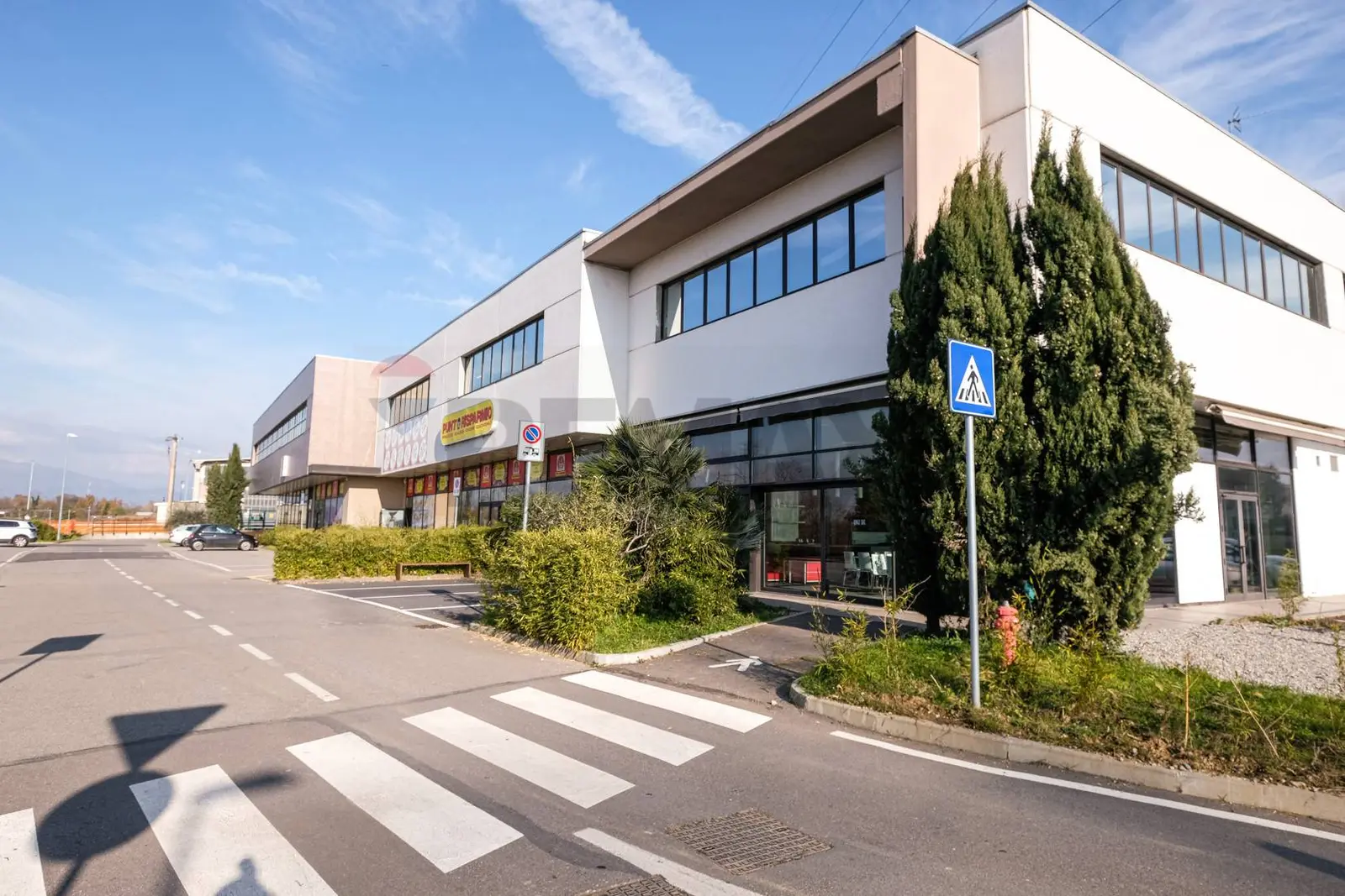 Locale Commerciale in Affitto a Boltiere