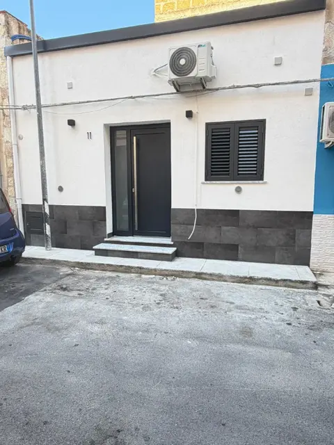 Appartamento in Vicolo Mancuso  11, Palermo (PA)