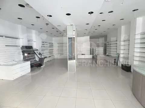 Negozio in VIALE JAPIGIA 23, Bari (BA)