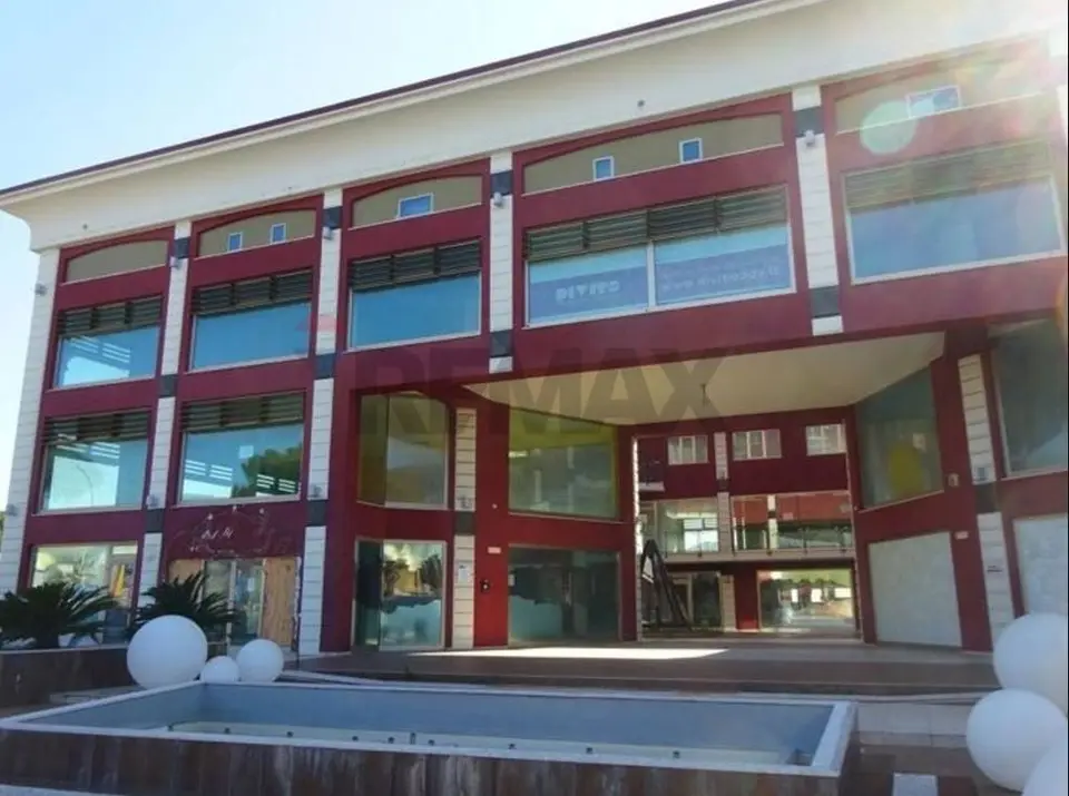 Capannone Industriale in Vendita a Città Sant'Angelo