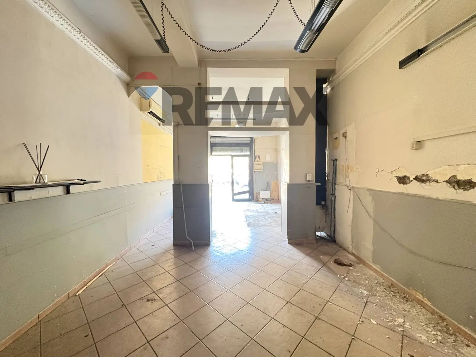 Locale Commerciale in Vendita a Nocera Inferiore