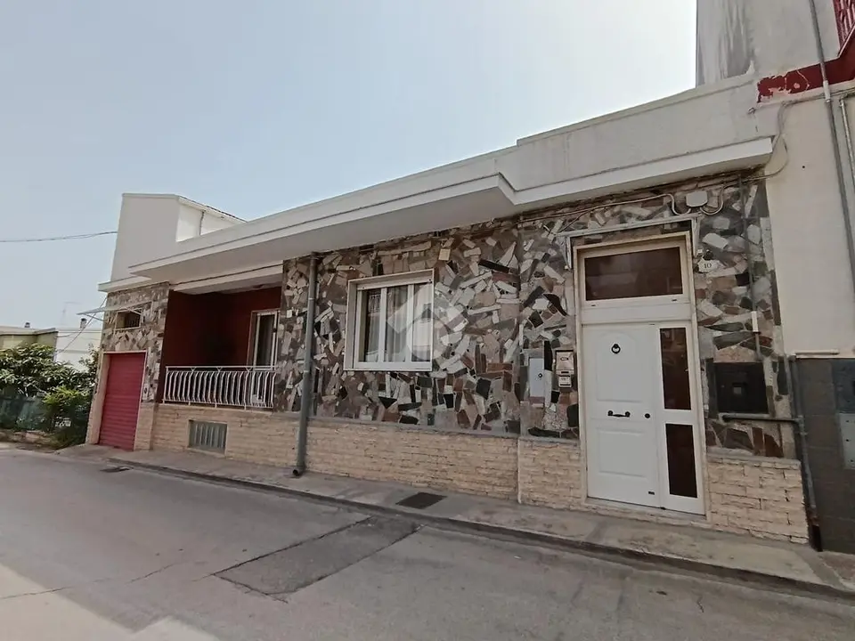 Casa indipendente in vendita a Cassano Delle Murge