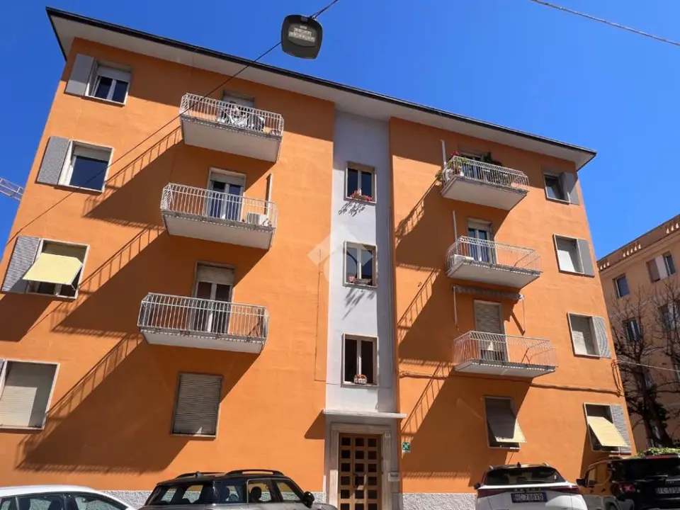 Quadrilocale in vendita a Ancona