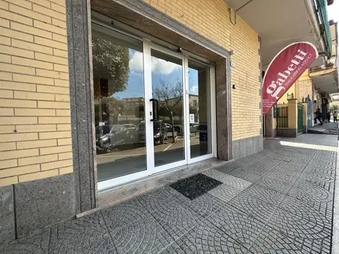 Negozio in Via IV Novembre, Ciampino (RM)