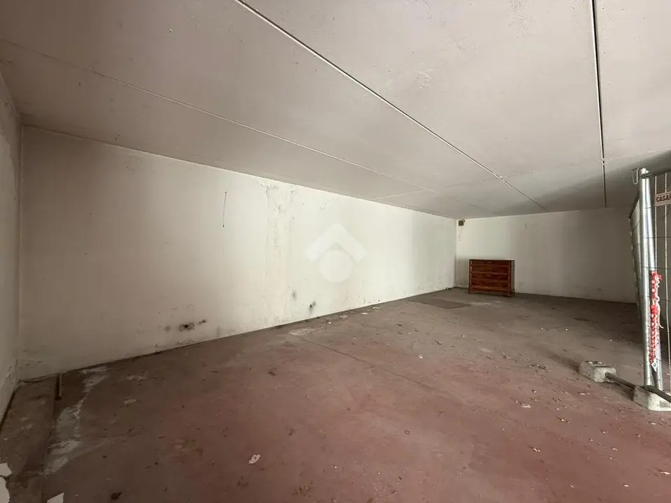 Box / posti auto in vendita a Trento