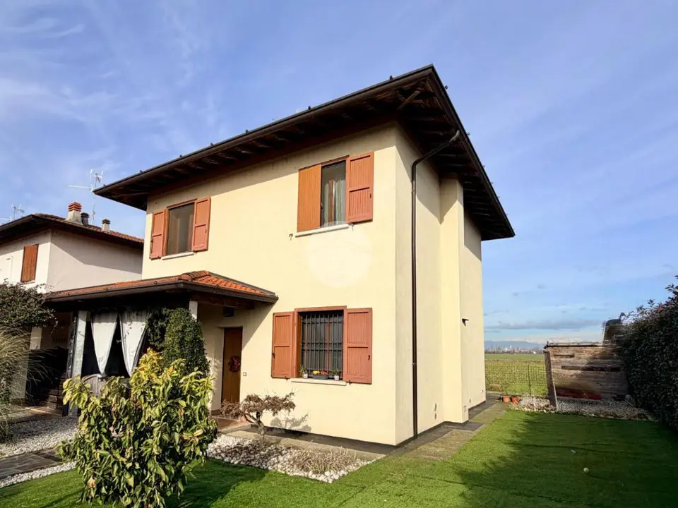 Bifamiliare in vendita a Brandico