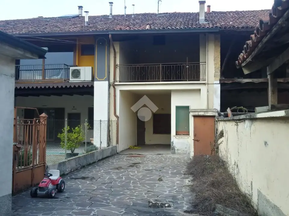 Casa di corte in vendita a Covo