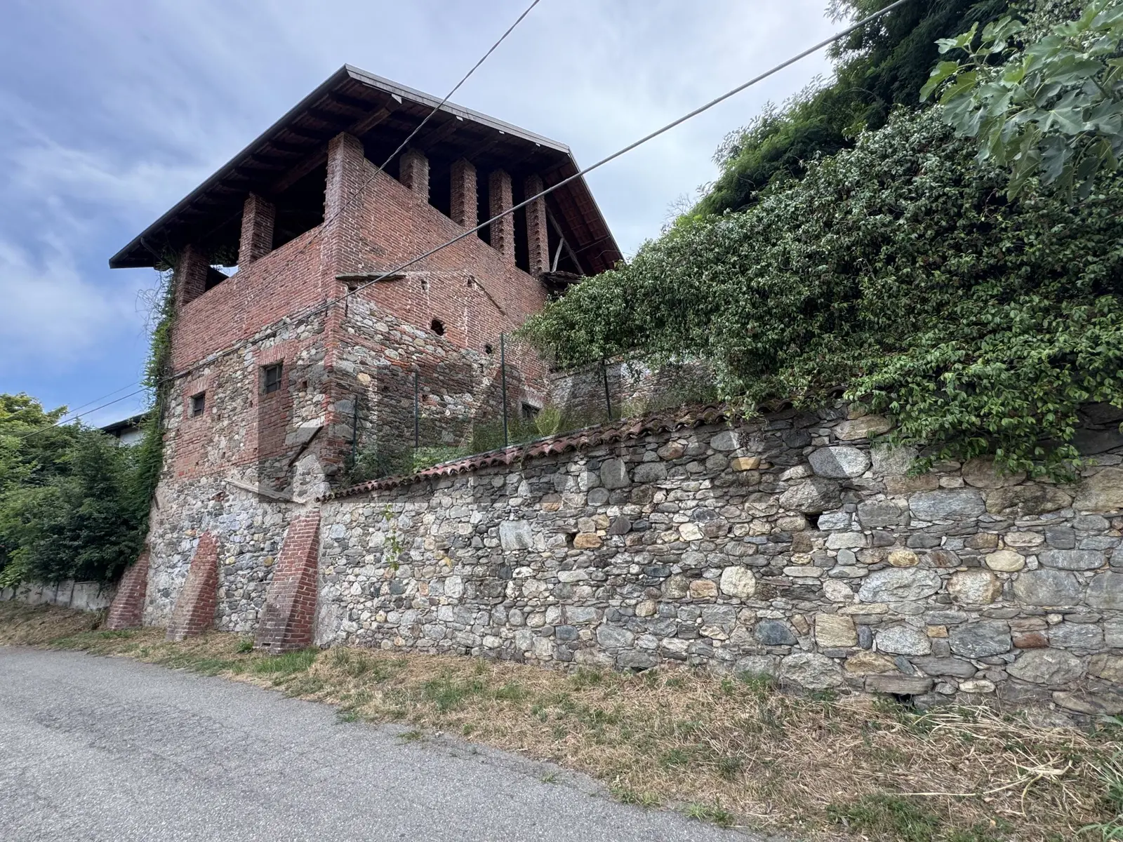 Rustico in Vendita a Cureggio