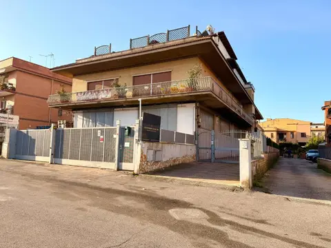 Negozio in Via Vincenzo Manzini, Roma (RM)