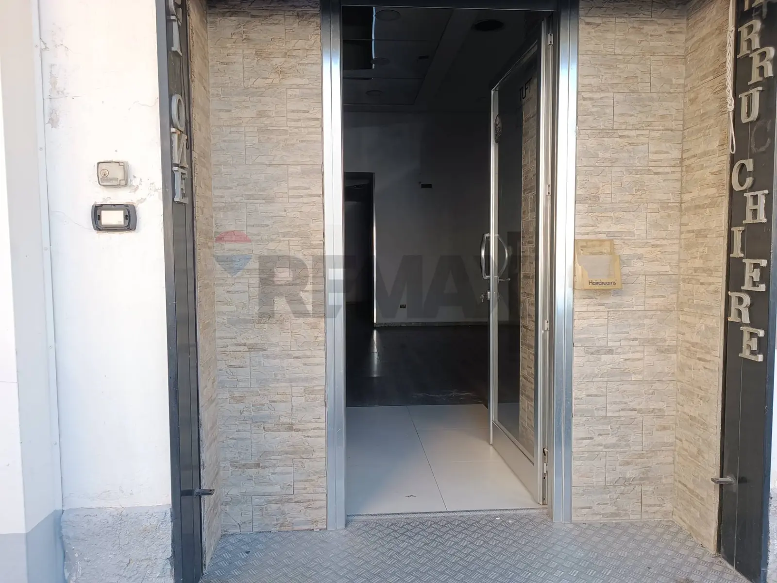 Locale Commerciale in Affitto a Nocera Inferiore