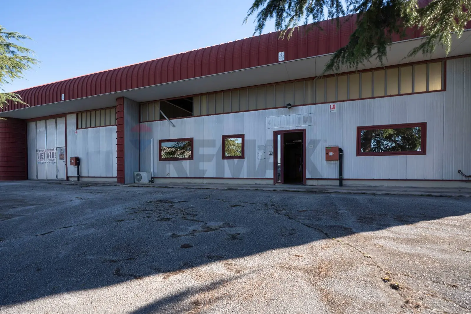 Capannone Industriale in Vendita a Monte San Vito
