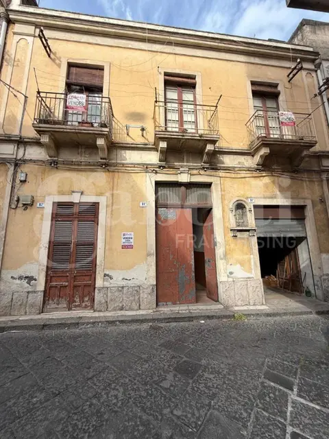 Palazzina in Cesare Abba 60, Catania (CT)