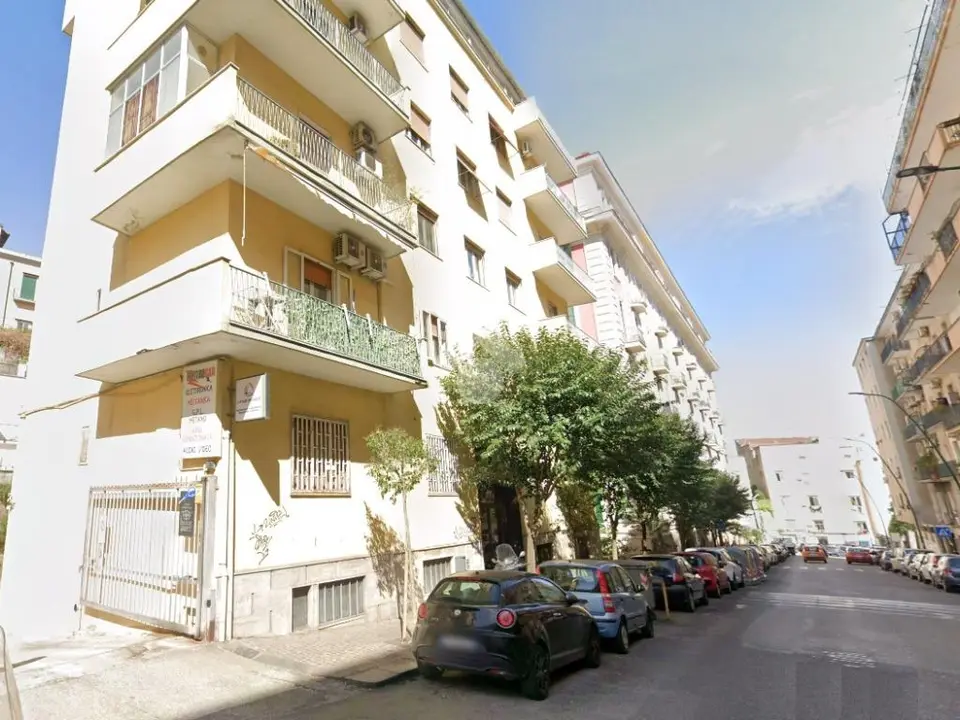 5 locali in vendita a Napoli