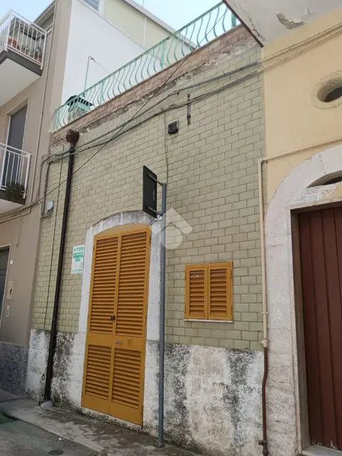 Casa indipendente in vendita a Cassano Delle Murge
