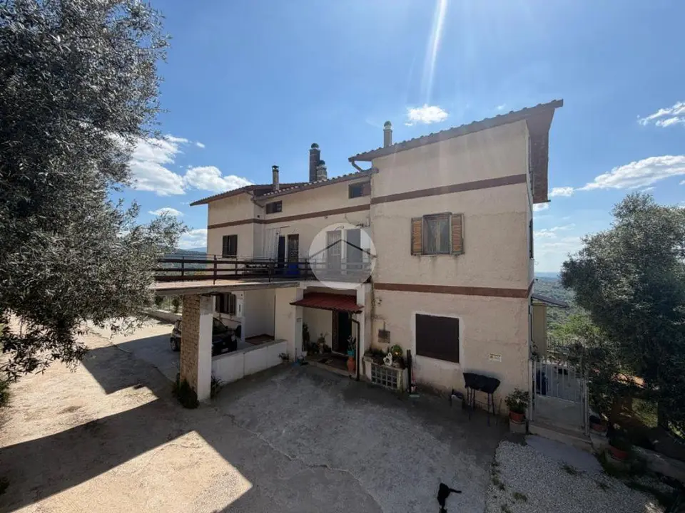 6 locali in vendita a Nerola