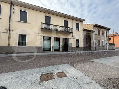 Negozio in via Arese 11, Robecchetto con Induno (MI)