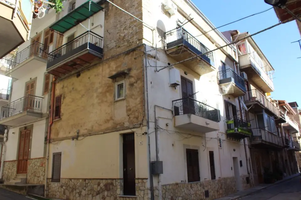 Appartamento in Via Ciro Menotti 12, Belmonte Mezzagno (PA)