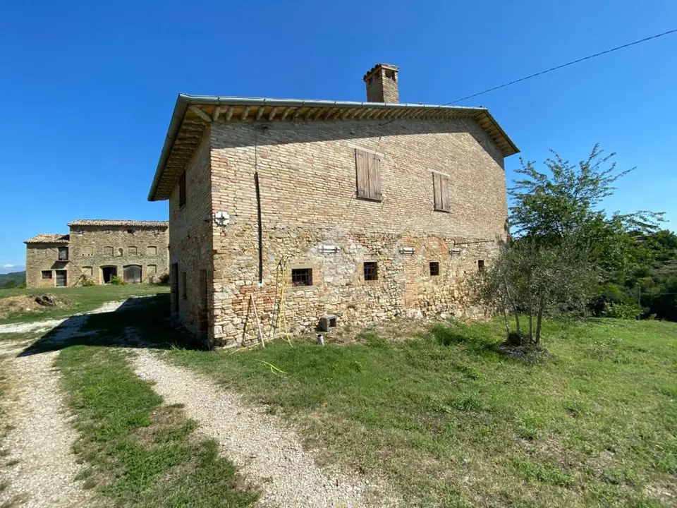 Rustico in vendita a Montone