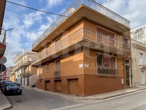 Appartamento in Via Brancati 145, Pachino (SR)