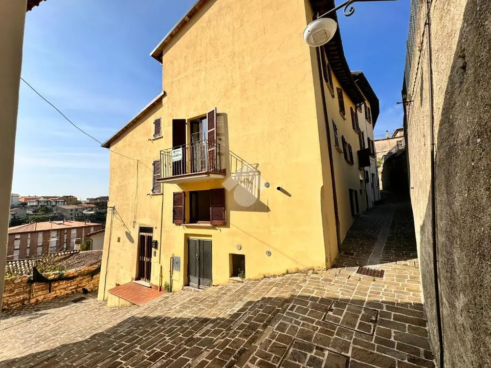 Quadrilocale in vendita a Gualdo Tadino