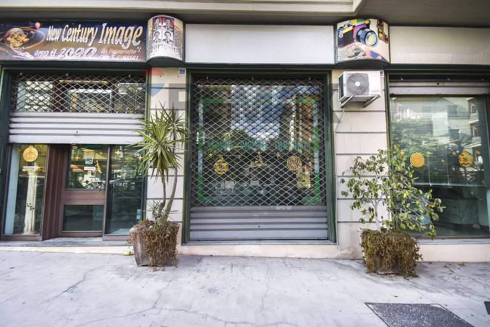 Locale Commerciale in Affitto a Catania