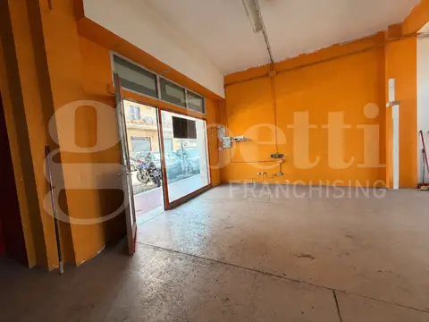 Negozio in Via Melbourne, Roma (RM)