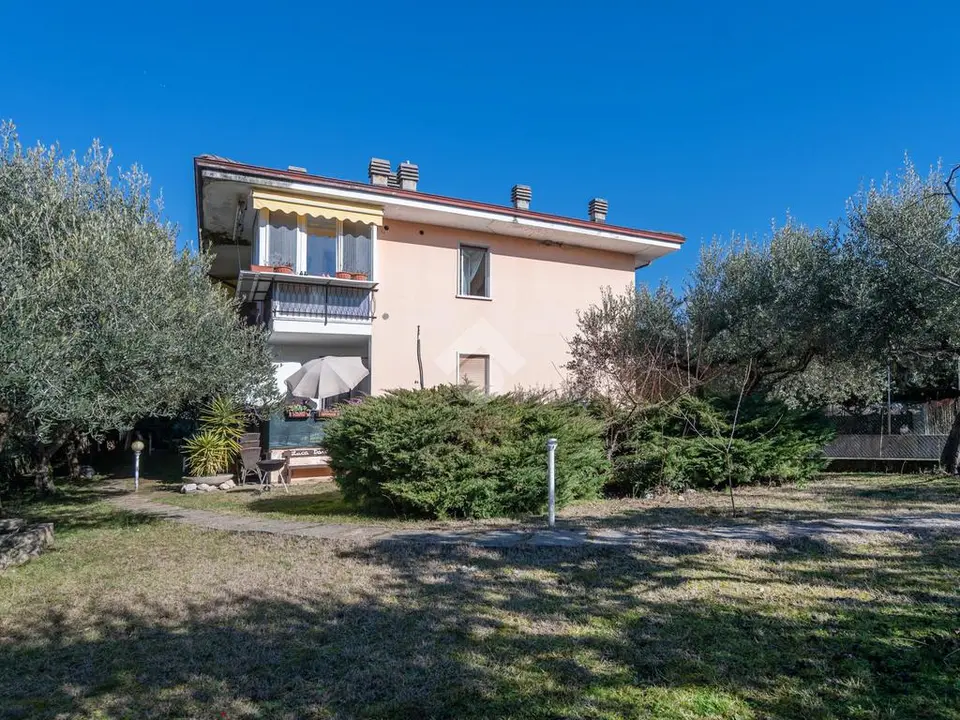 Quadrilocale in vendita a Garda