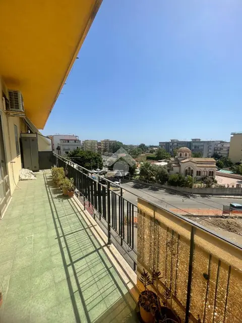 Quadrilocale in vendita a Reggio Di Calabria