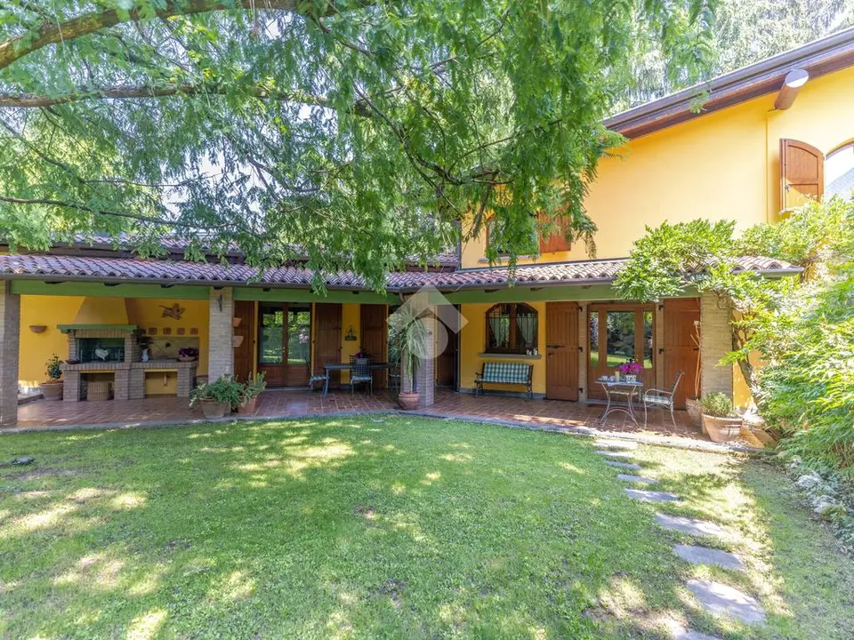 Casa indipendente in vendita a Scanzorosciate