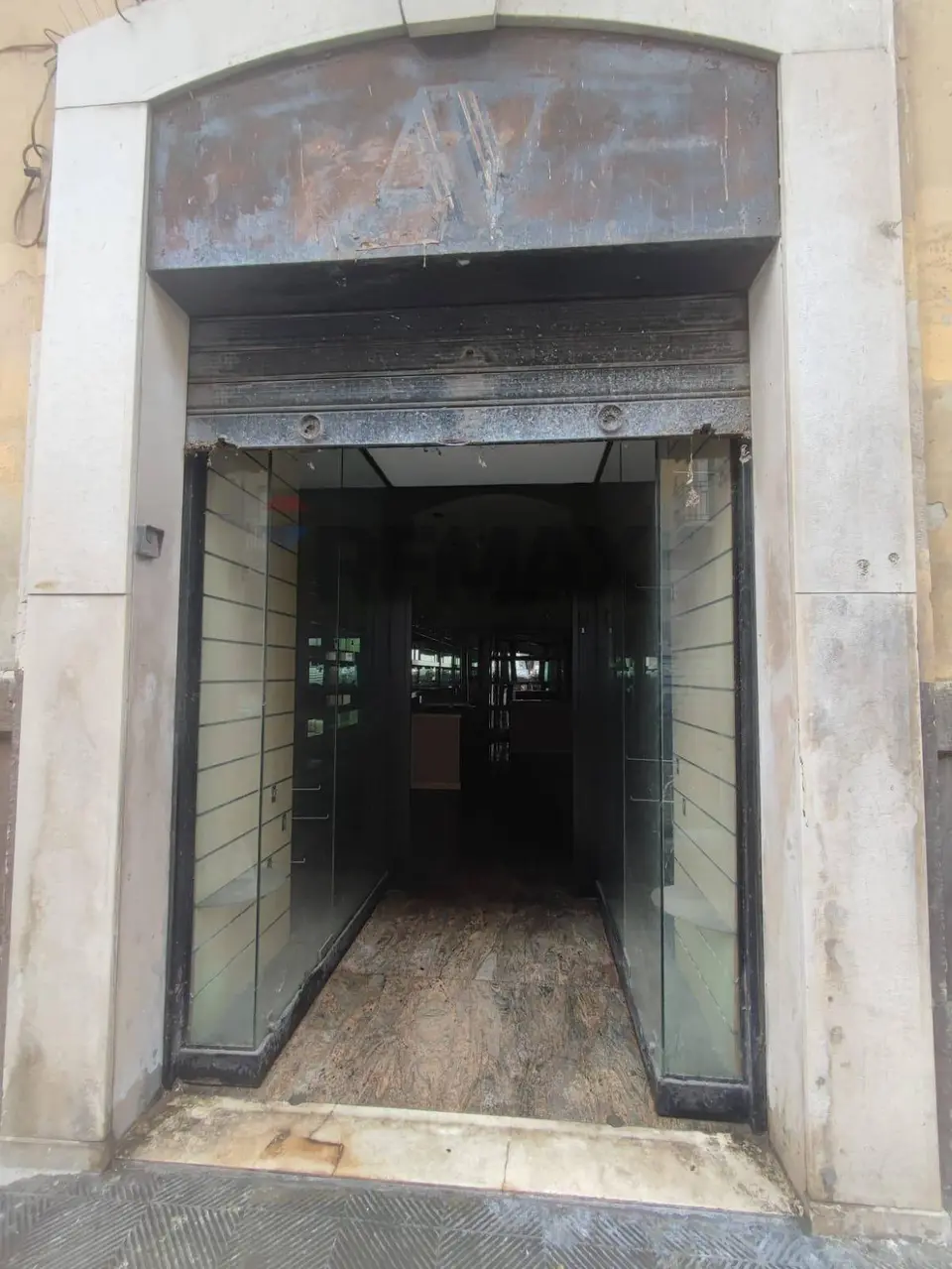 Magazzino in Vendita a Bari