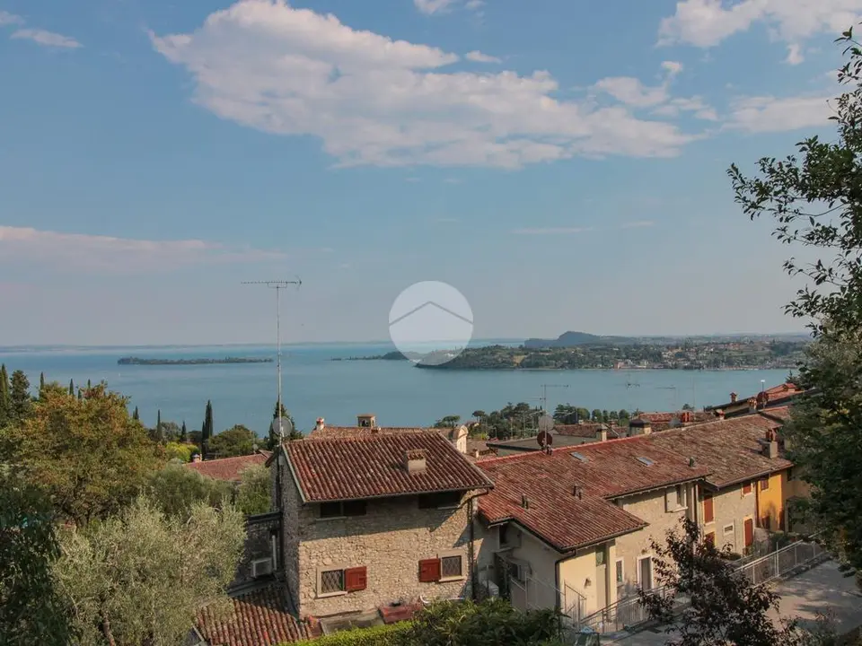 Casa di corte in vendita a Gardone Riviera