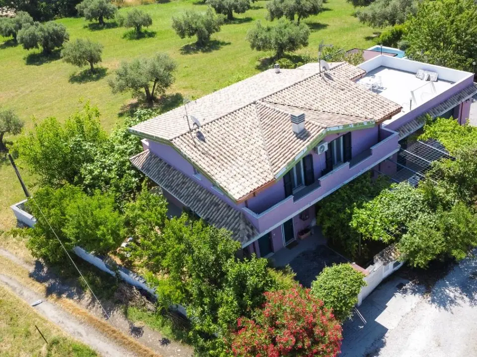 Porzione di bifamiliare in vendita a Cepagatti