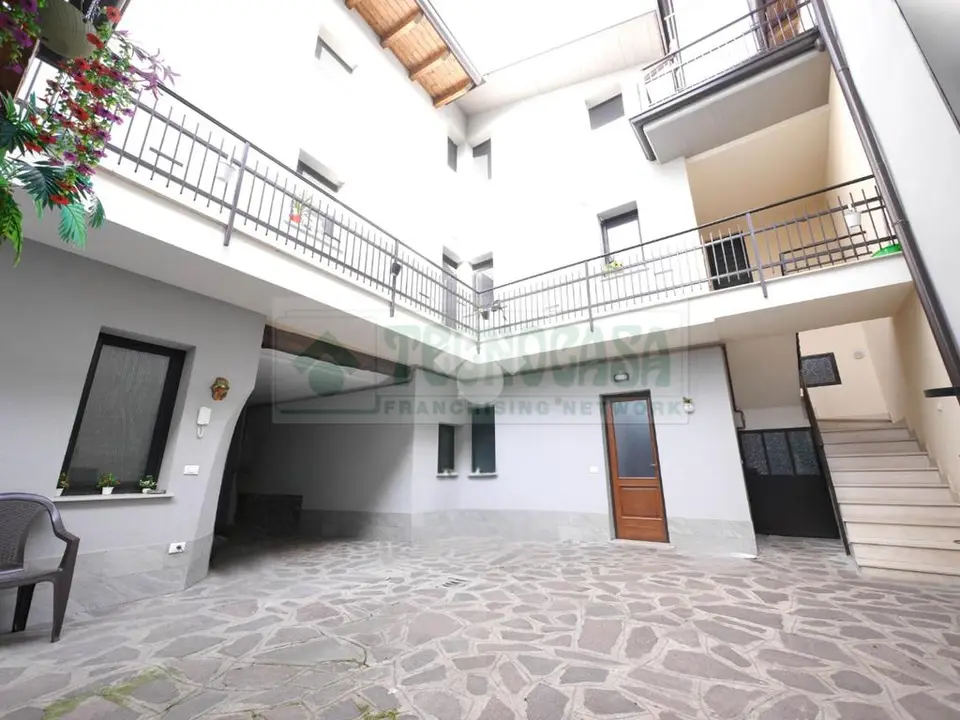 Casa indipendente in vendita a Urago D'Oglio