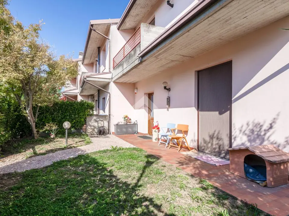 Villa a schiera in vendita a Pozzolengo