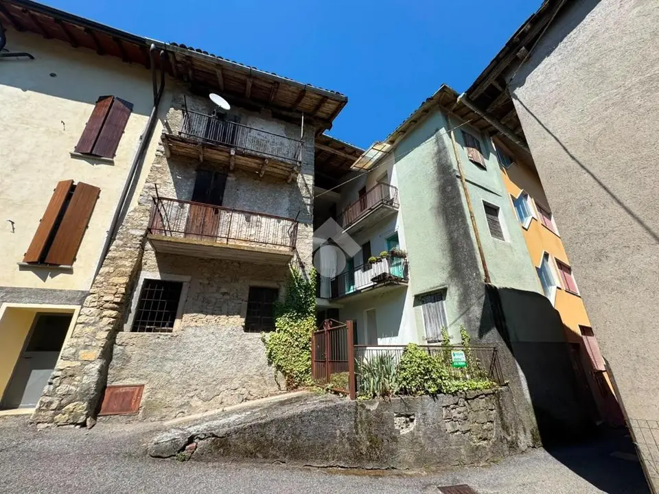 Rustico in vendita a Gaverina Terme
