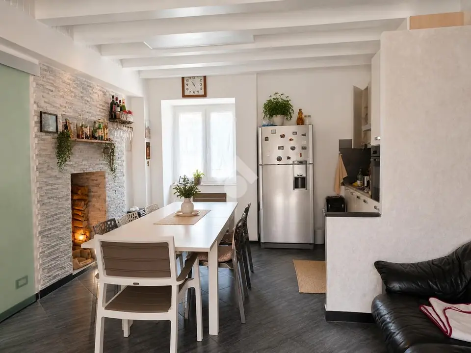 Casa semindipendente in vendita a Montoggio