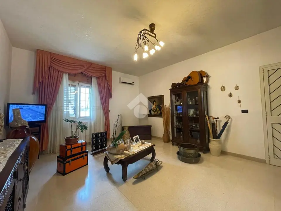 Casa semindipendente in vendita a Lizzanello
