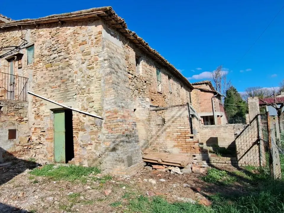 Casa semindipendente in vendita a Bevagna