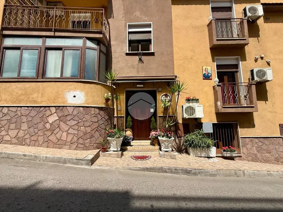 Trilocale in affitto a Carini