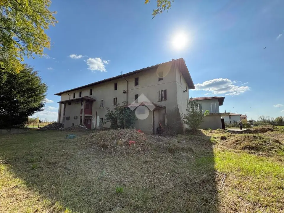 Rustico in vendita a Brembate