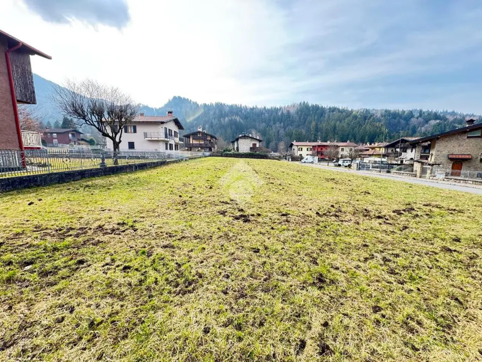 Ter. residenziale in vendita a Onore