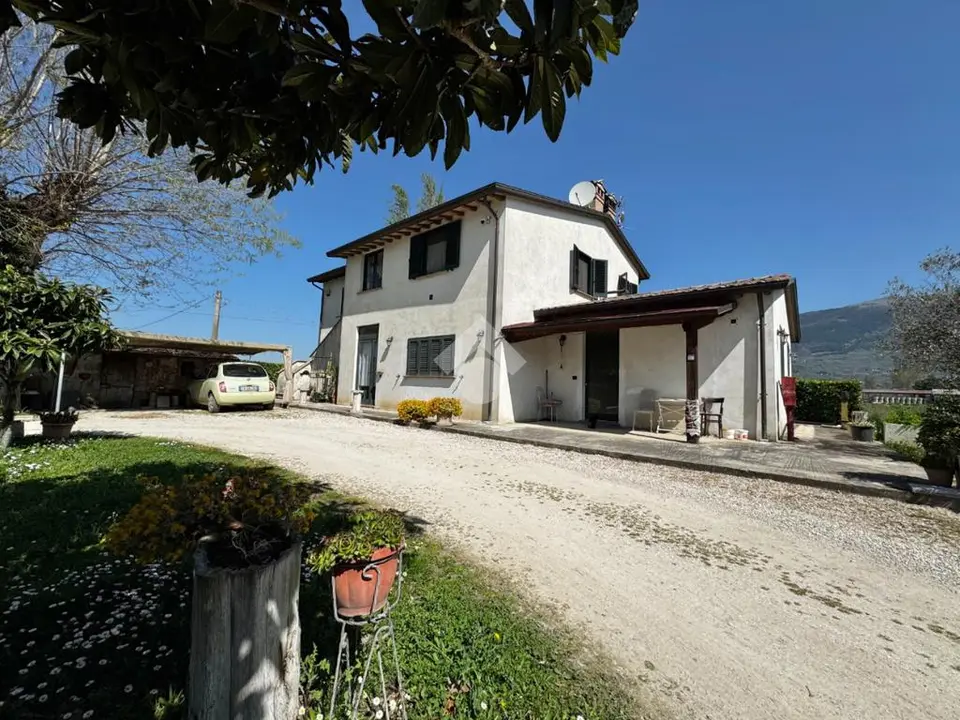Quadrilocale in vendita a Assisi
