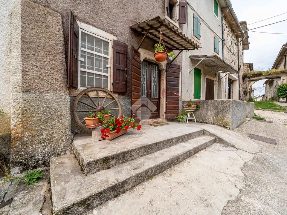Quadrilocale in affitto a Velo Veronese